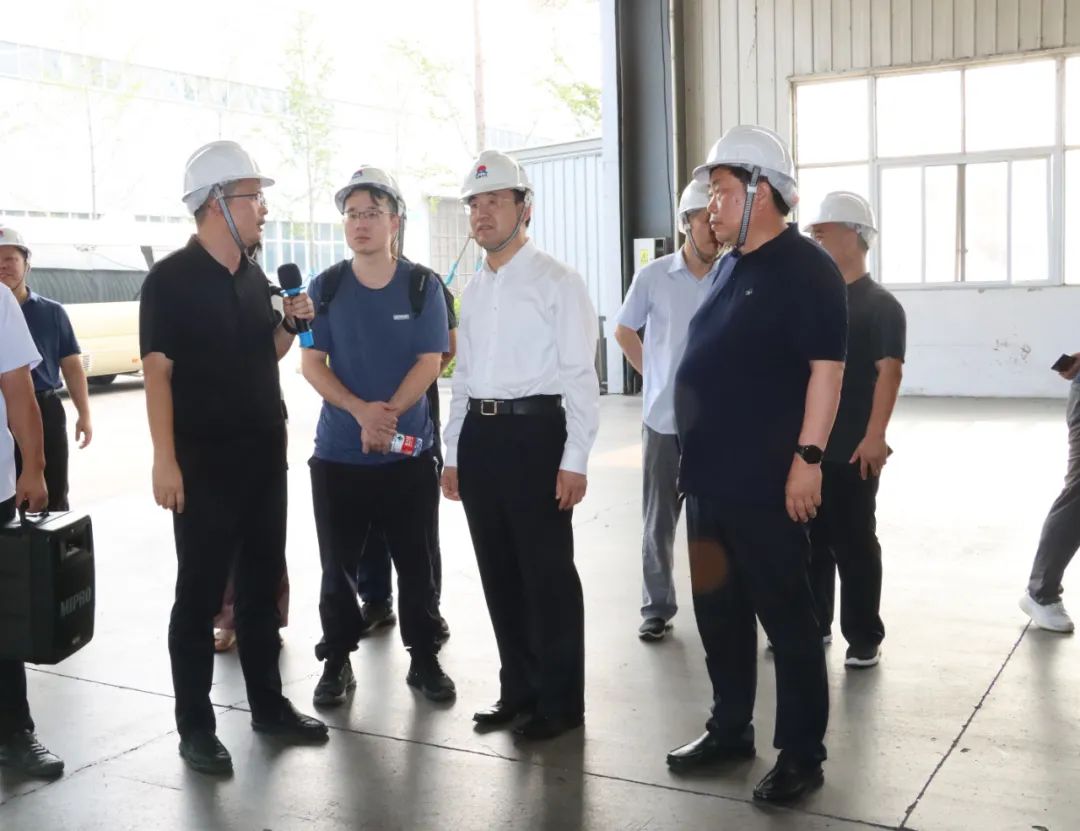中國(guó)工業(yè)互聯(lián)網(wǎng)研究院黨委書(shū)記田川一行蒞臨明泰鋁業(yè)調(diào)研